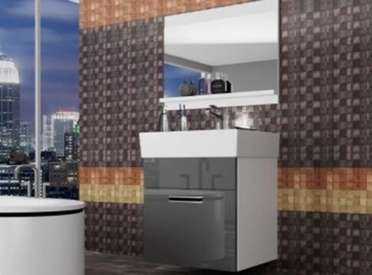 Bathroom furniture set - Image 1