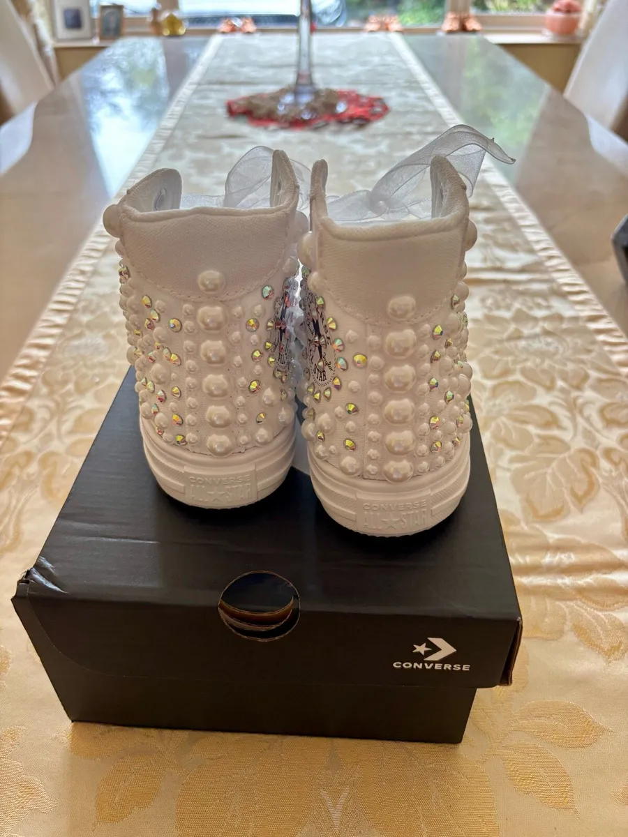 Kids high top converse - Image 1