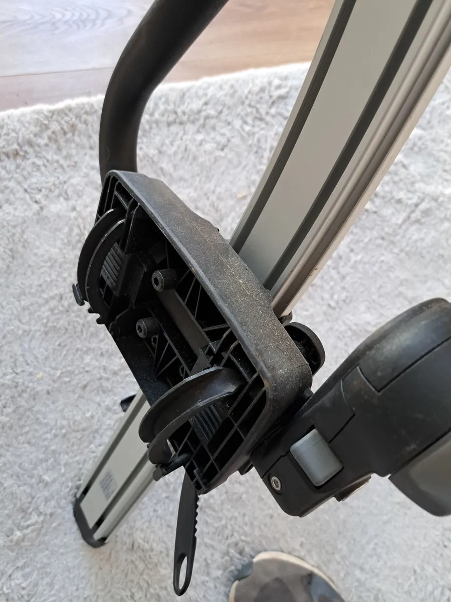 Thule Bike Rack for Roof Bars..as New - Image 3