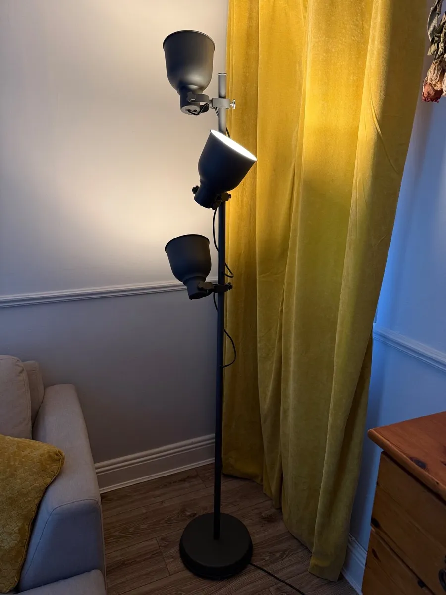 Floor lamp - Image 1