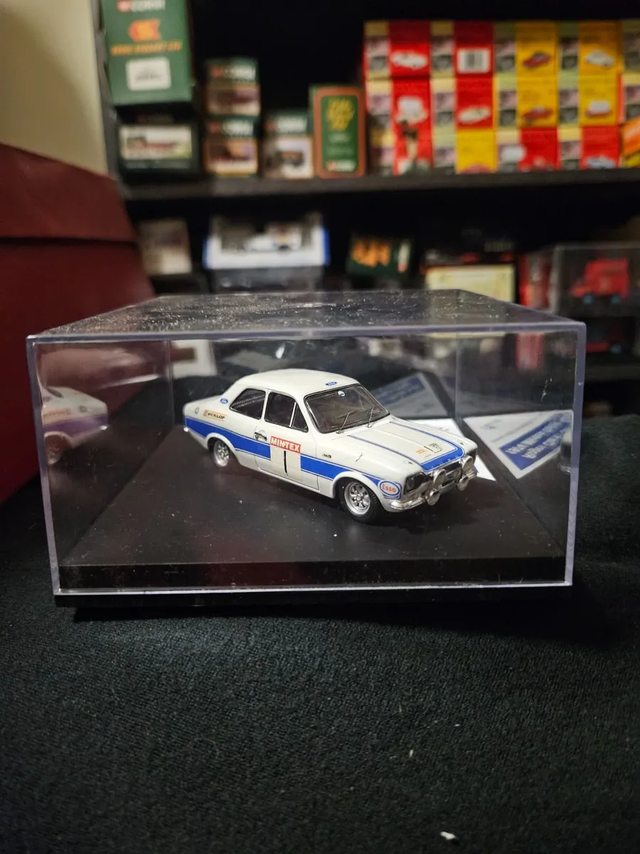 Corgi Trofeu Ford Escort MKI Rally Limited Edition - Image 3