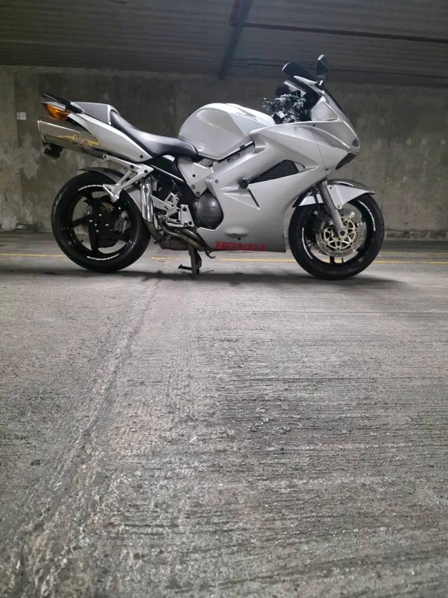 Honda vfr 800 vtec - Image 1