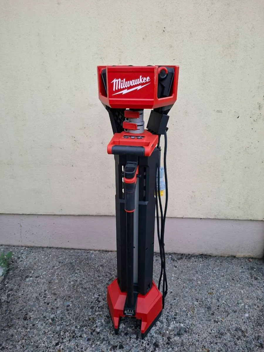 Milwaukee m18 site Light - Image 1