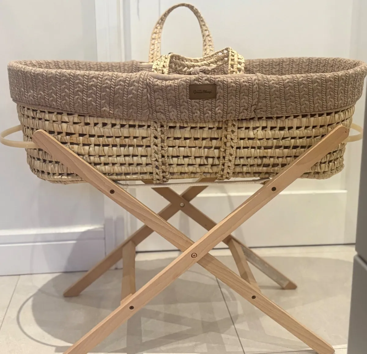 Little Green Sheep Organic Knitted Moses Basket - Image 1