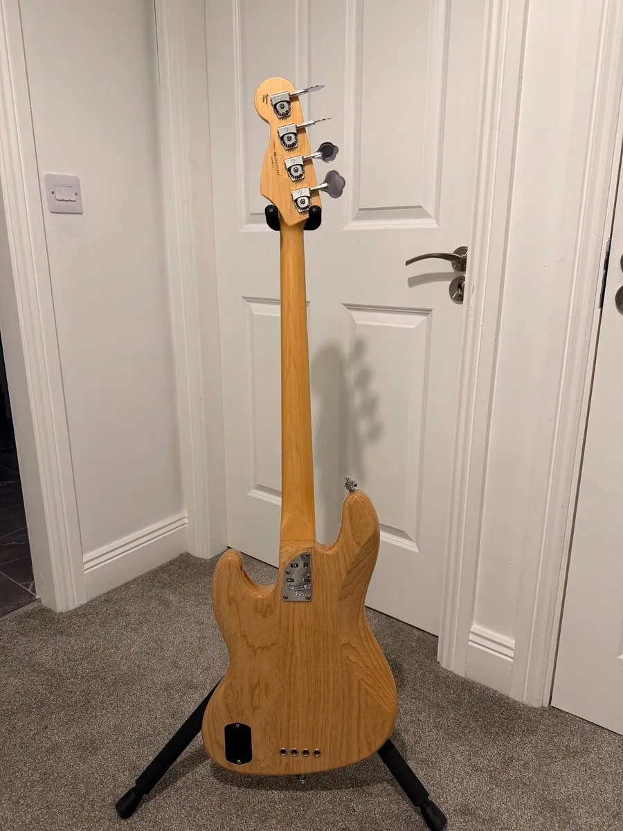 Fender USA Deluxe Jazz Bass - Image 2