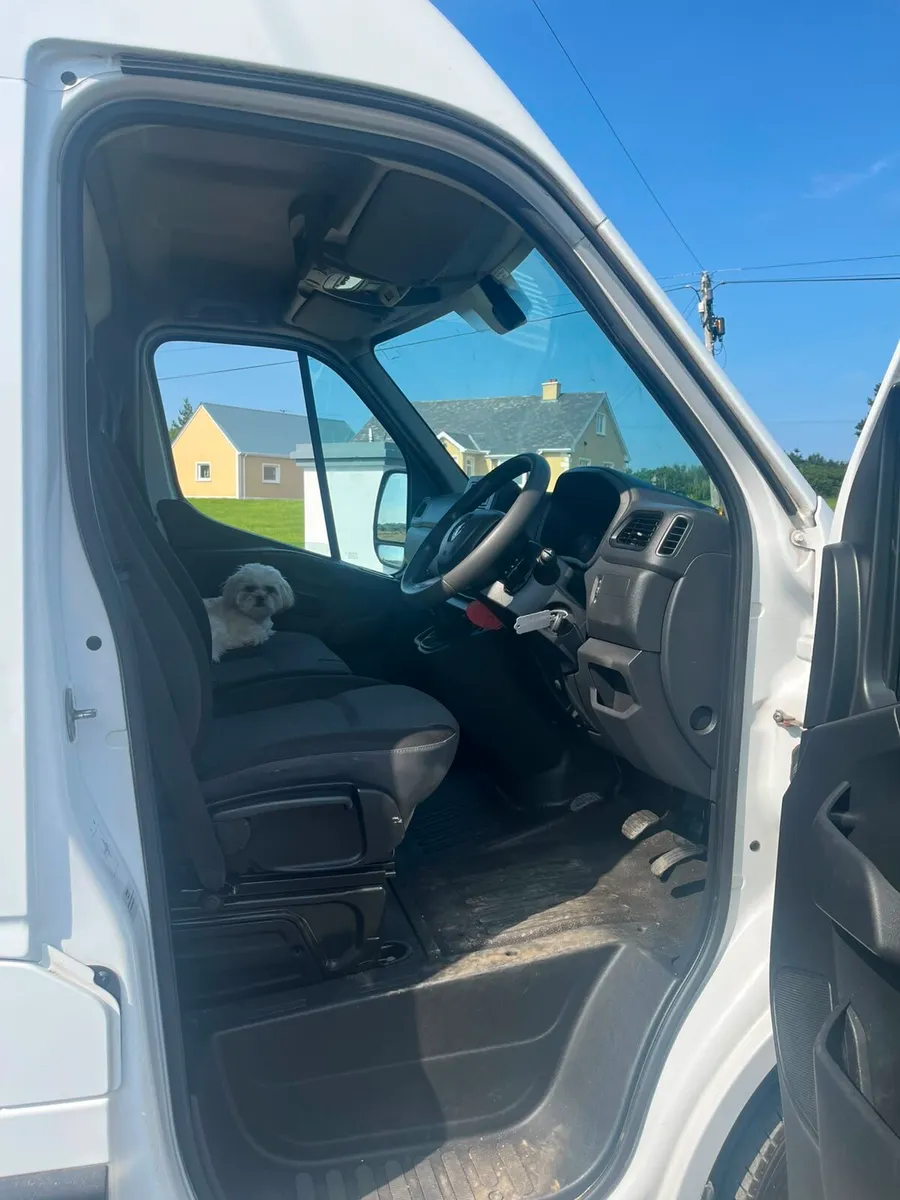 2020 renault master mwb - Image 4