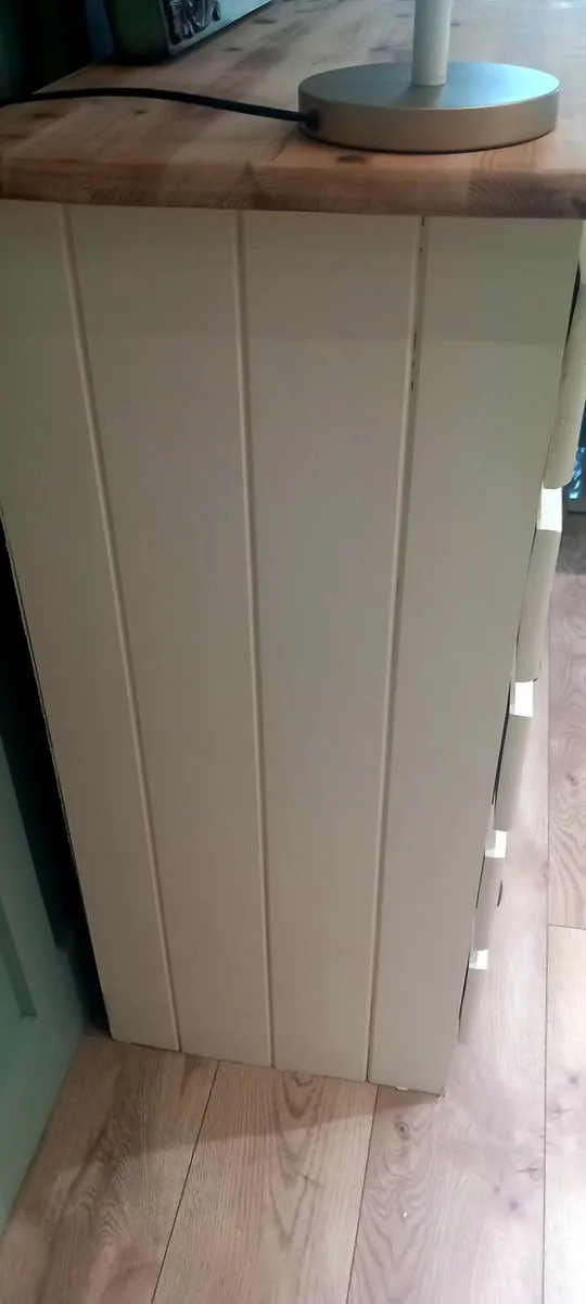Solid wood chest of drawers - Image 2