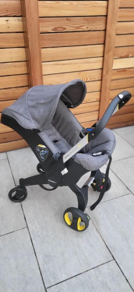 Donna Infant Car Seat & Stoller - Image 3