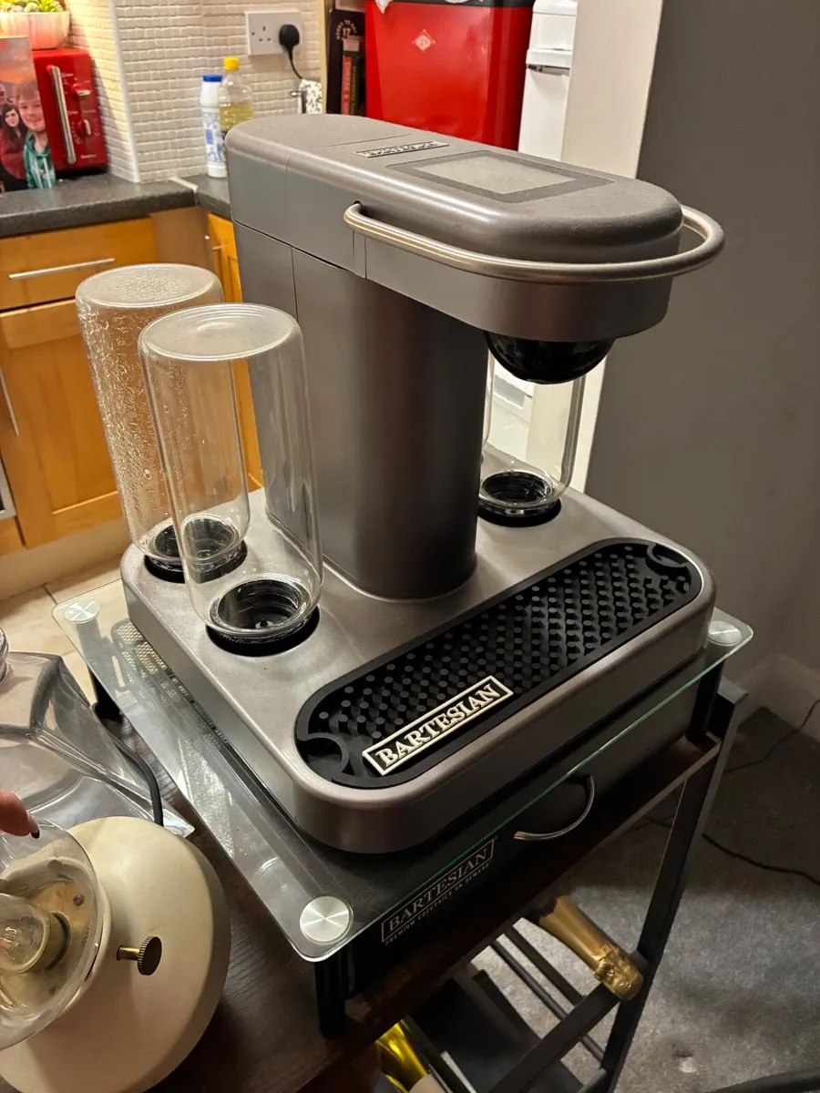 Bartesian Cocktail Machine Barely Used - Image 2