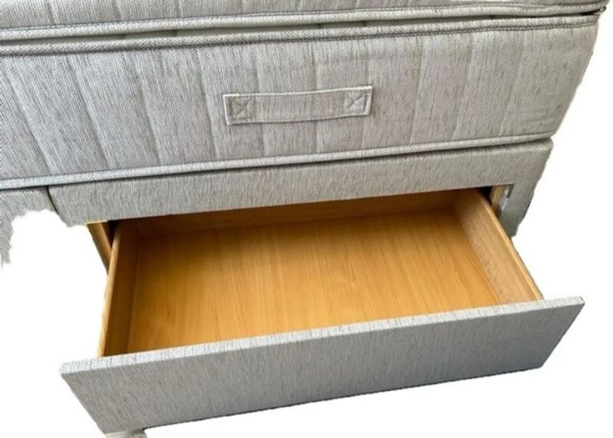 King Koil Xtra Life Elite 1600 Pillowtop King Size Bed - Image 3