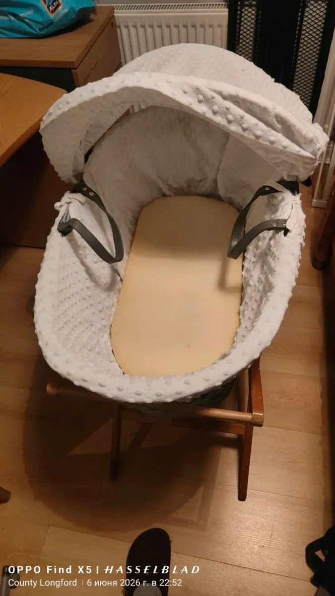 Moses baby cot - Image 3