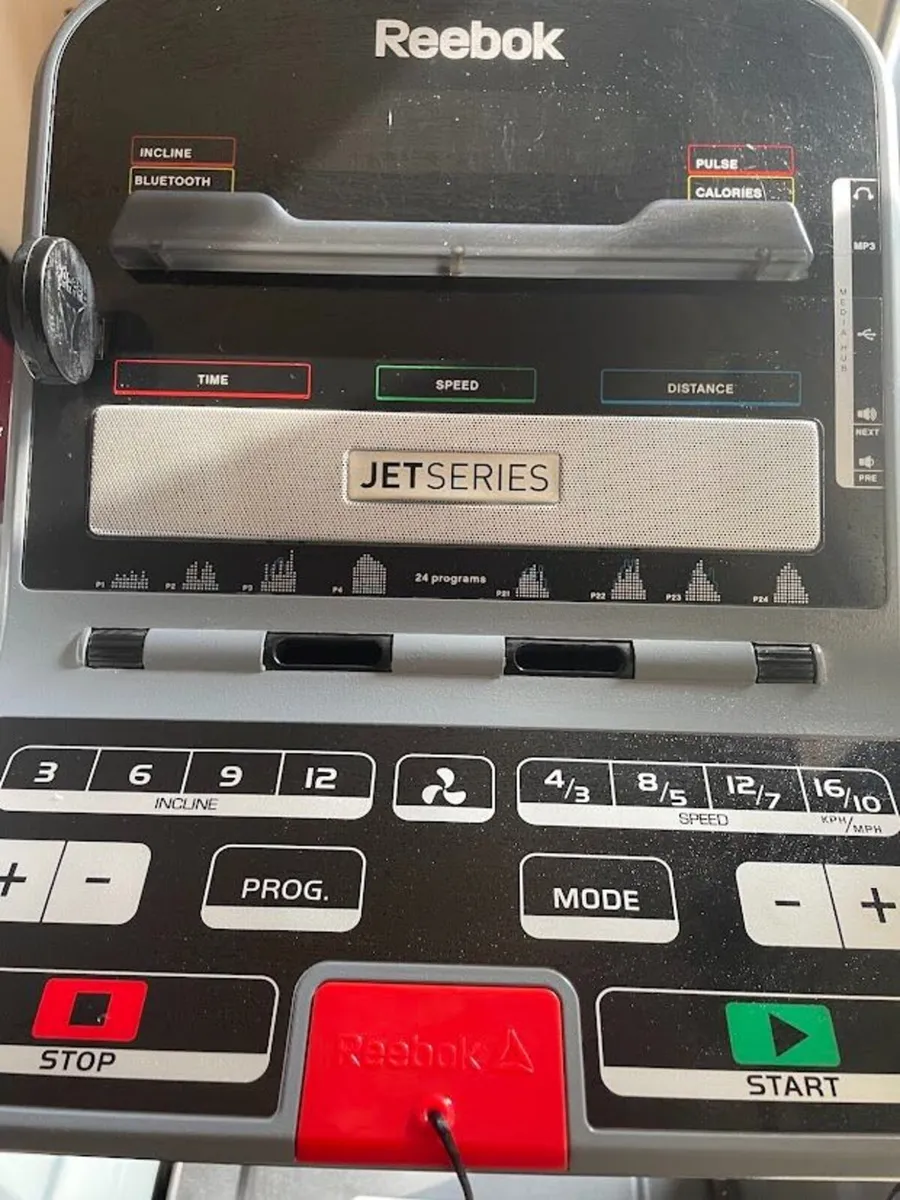 Reebok Jet 200 Series + Bluetooth Treadmill & Mat - Image 3