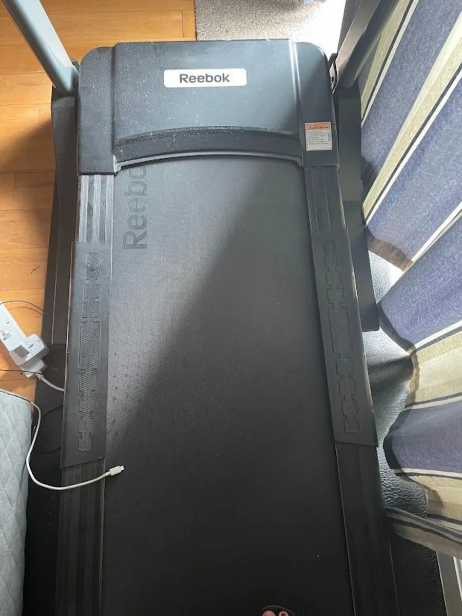 Reebok Jet 200 Series + Bluetooth Treadmill & Mat - Image 2