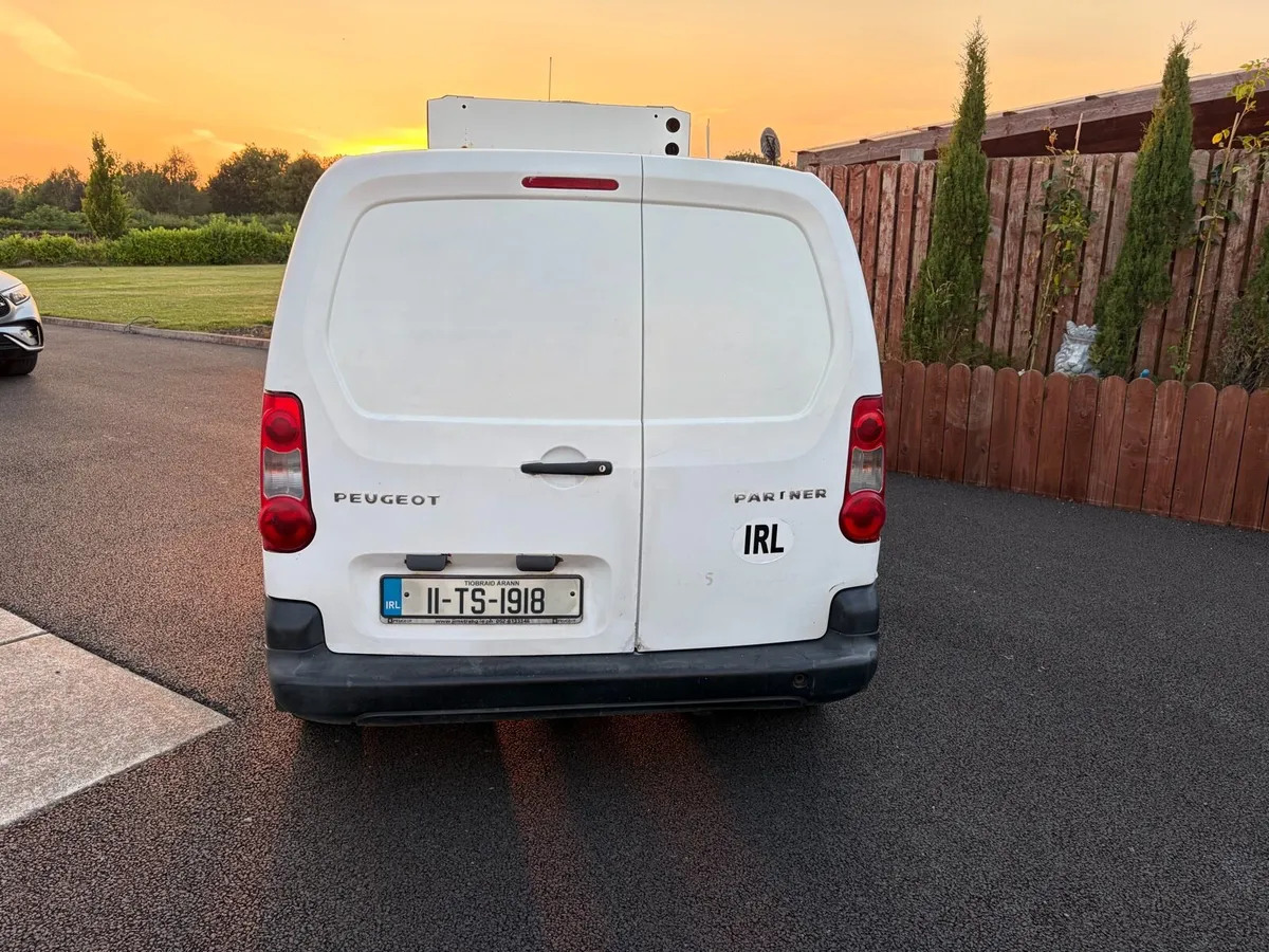 Fridge van - Image 4