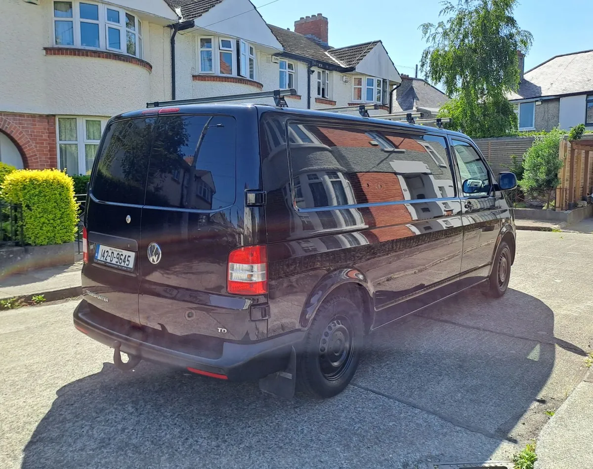 Volkswagen Transporter 2014 - Image 2
