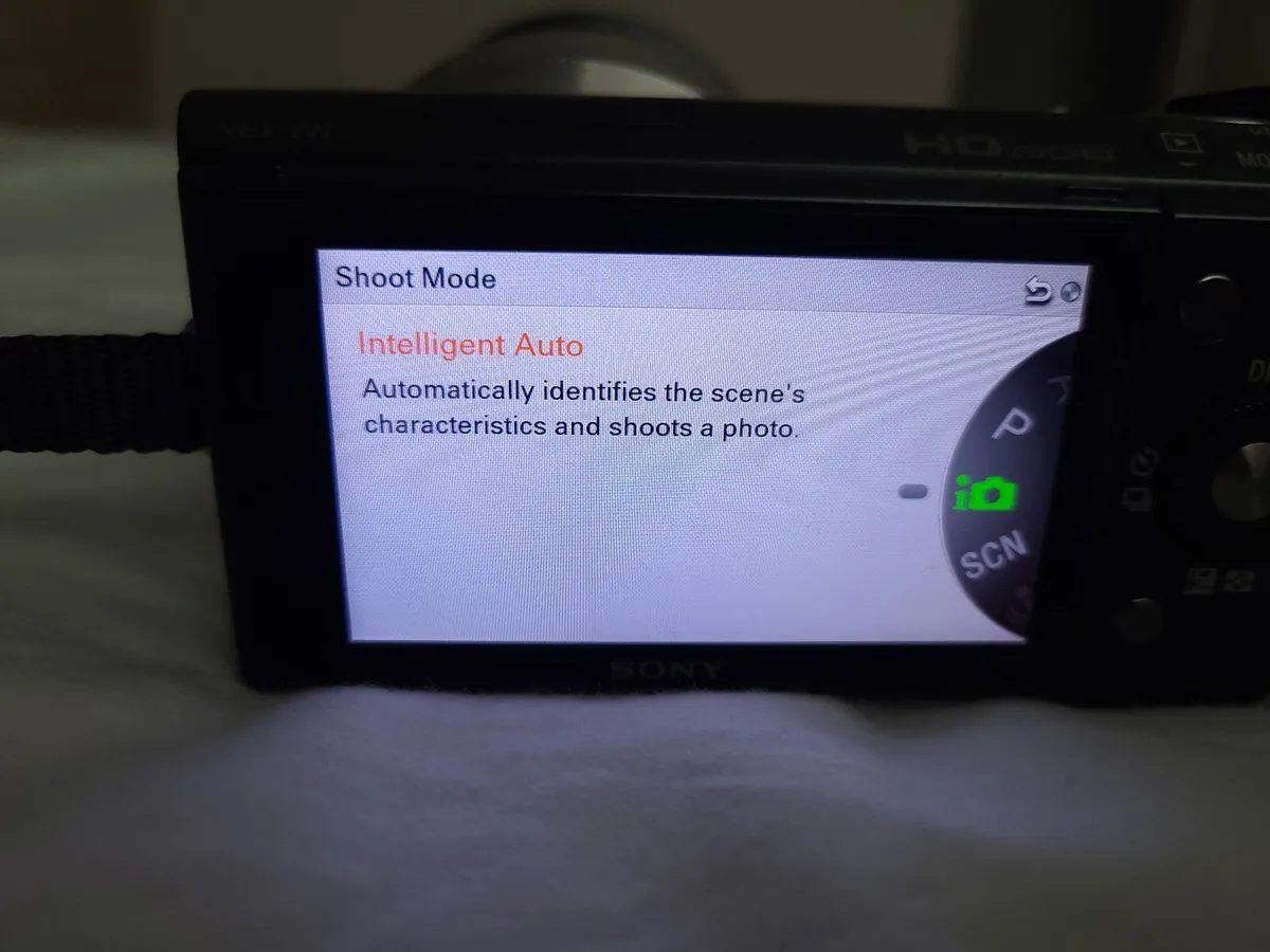 Sony NEX-5N Mirrorless Camera + Tamron 18-200mm - Image 4