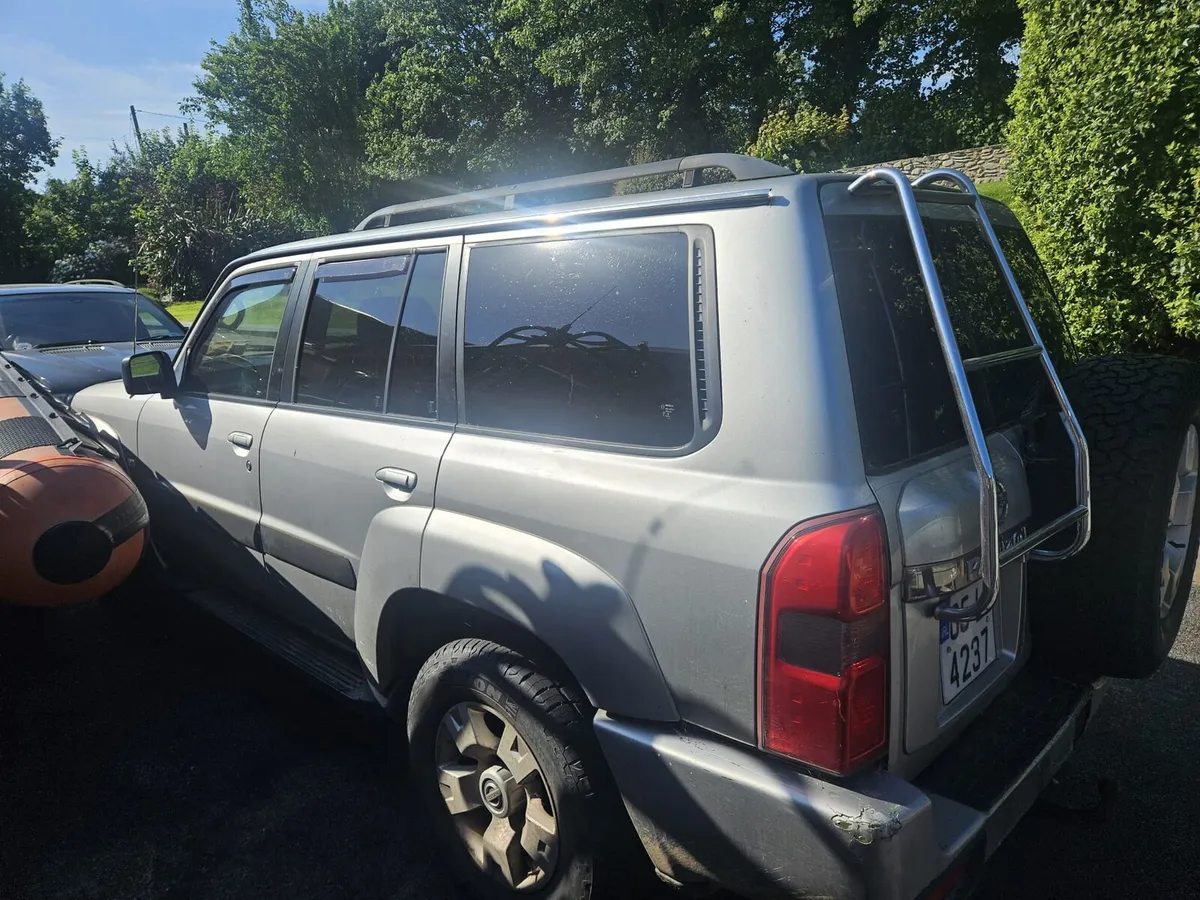 2005 Nissan Patrol 5 Seater Crewcab - Image 3