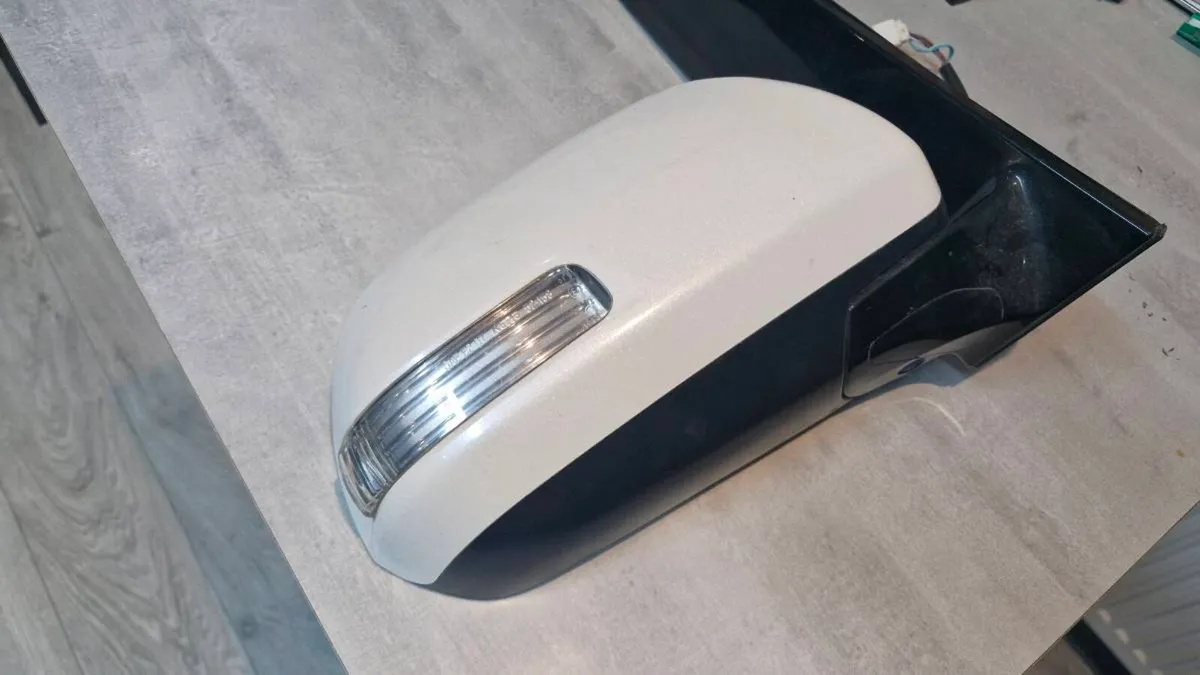 Toyota Alphard. Right side mirror. - Image 2