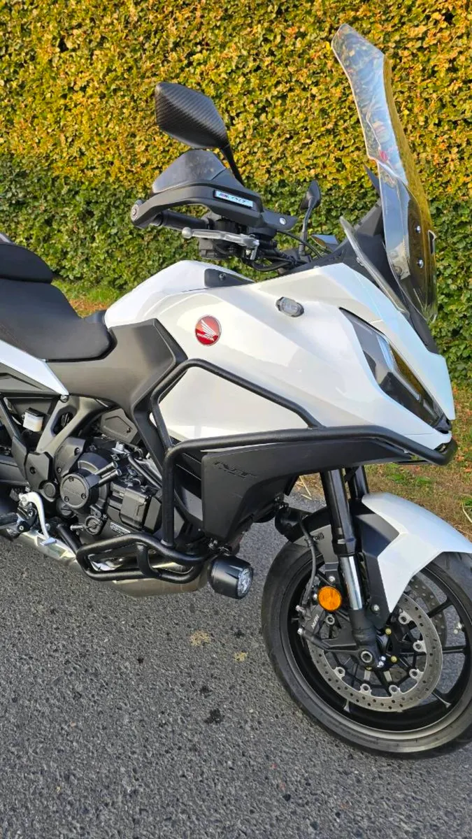231 Honda NT1100 automatic - Image 2