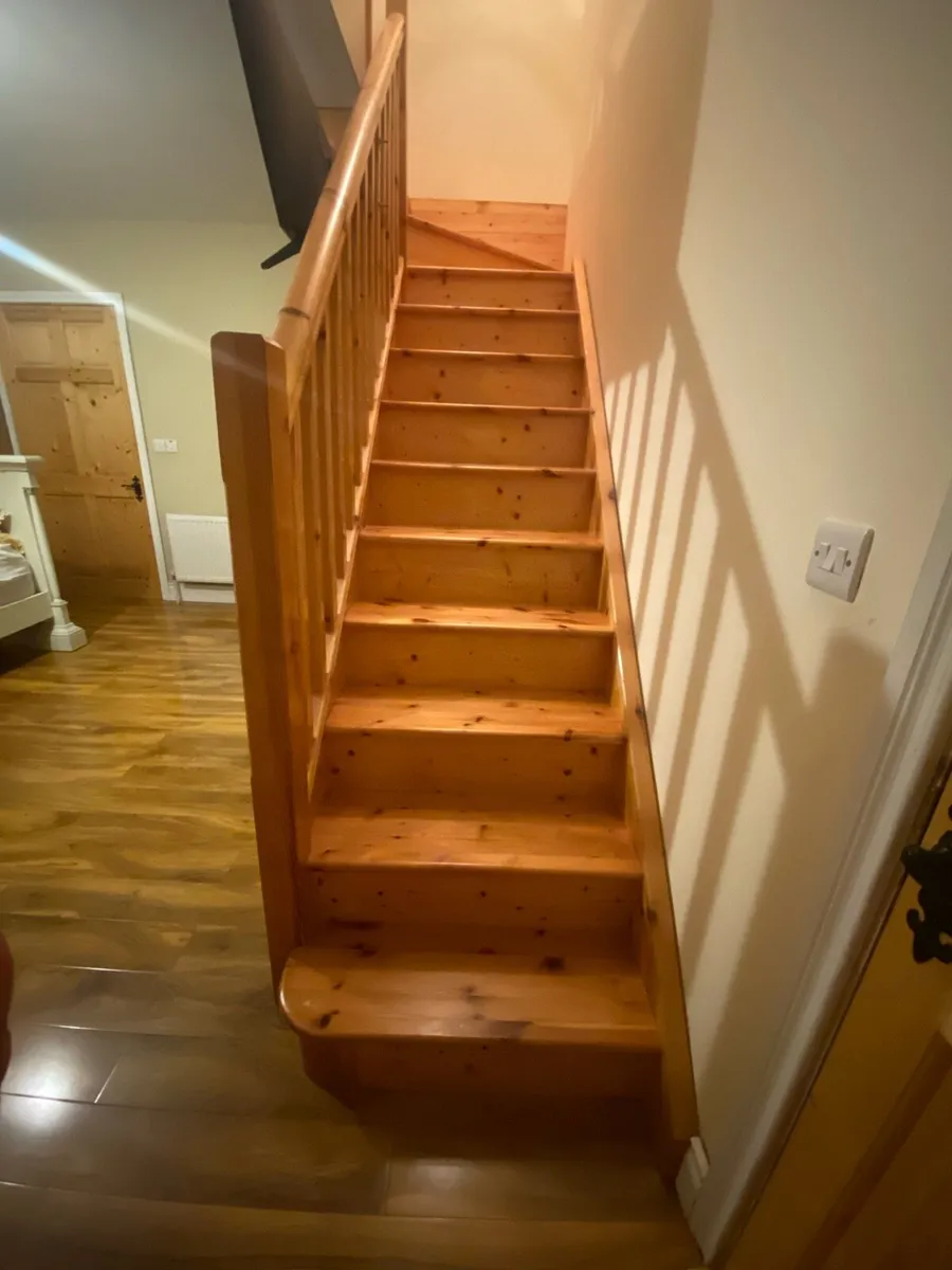 Pine stairse - Image 2