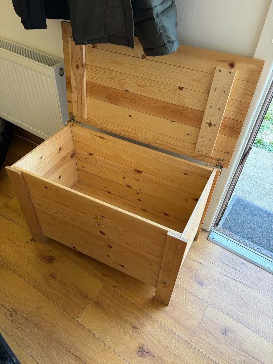 wooden blanket box / storage box - Image 1