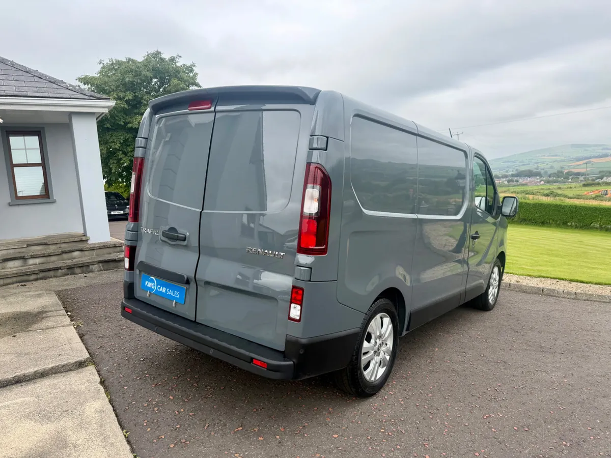 2023 Renault Trafic 130 bhp Advance - Image 3