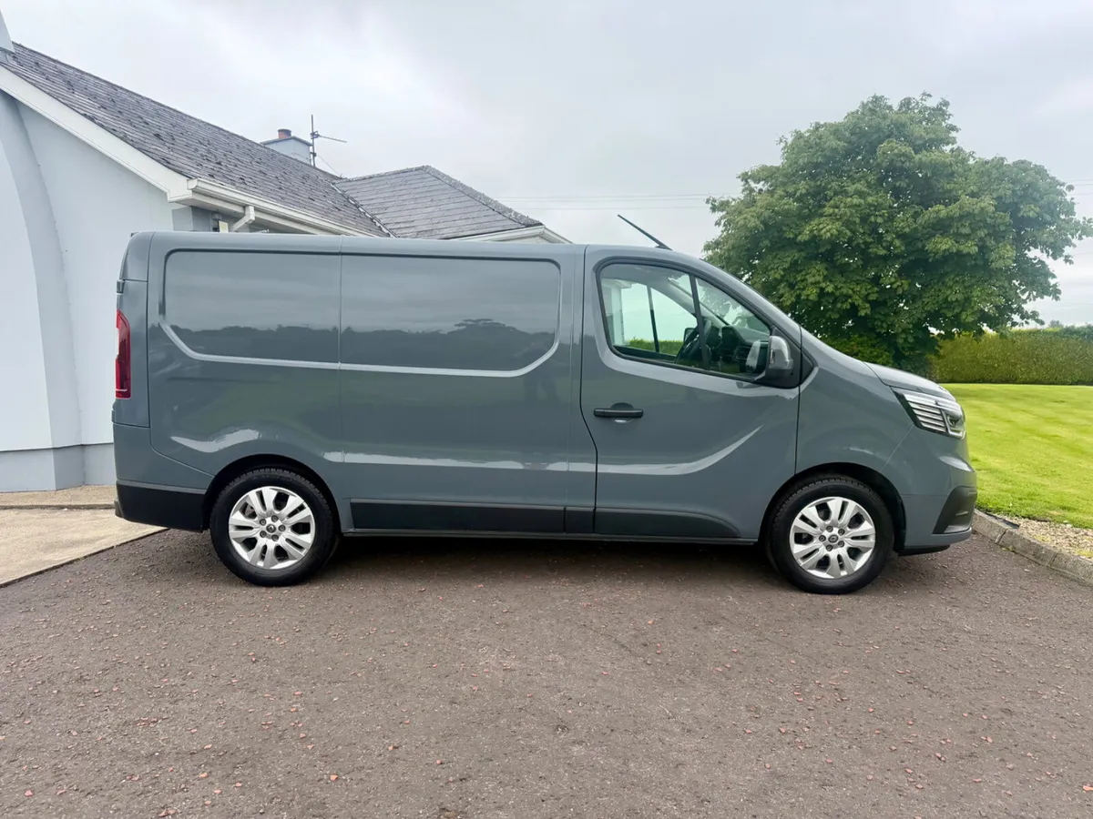 2023 Renault Trafic 130 bhp Advance - Image 2