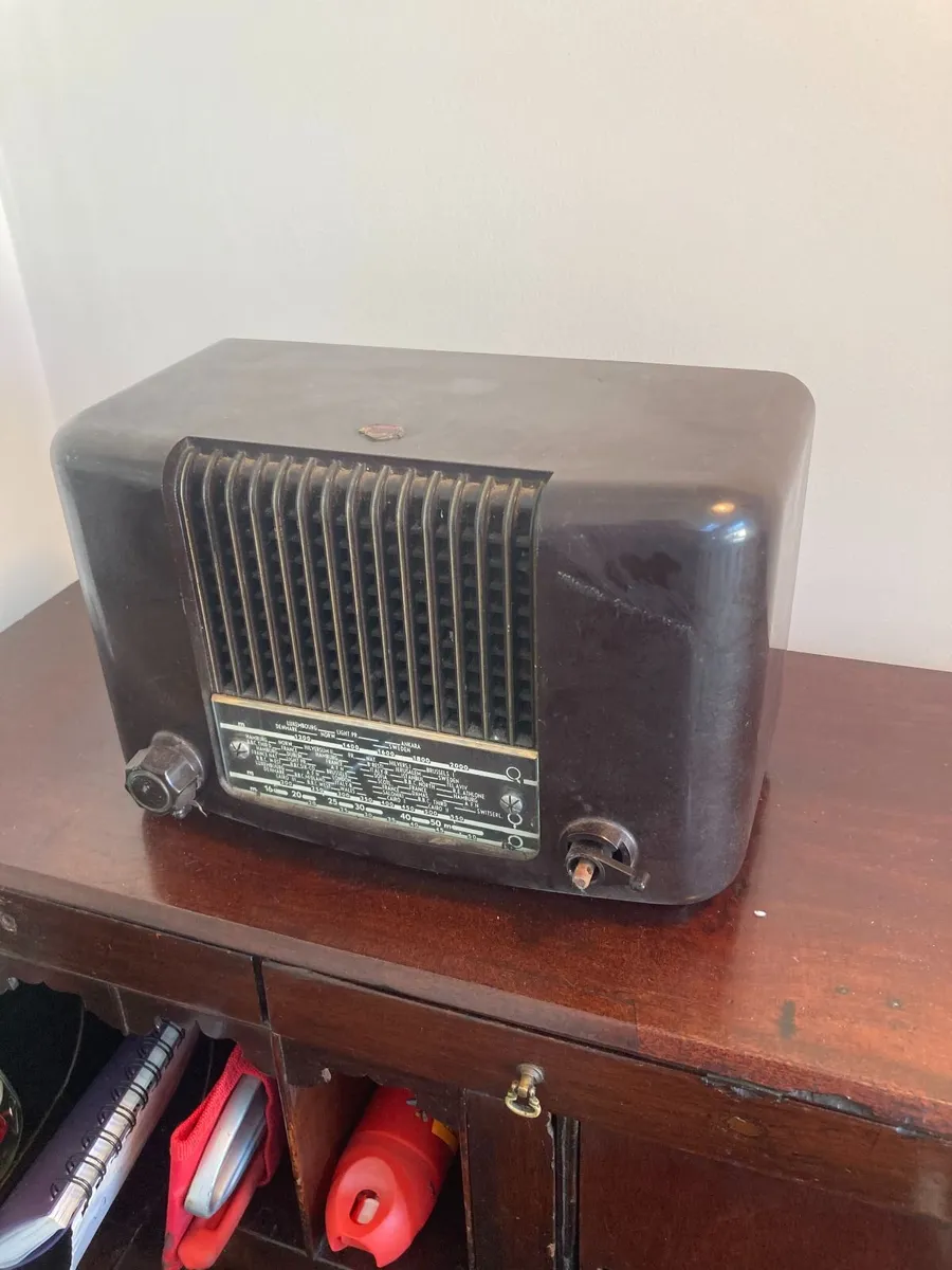 Vintage Radio - Bakelite - Mullard - Image 1