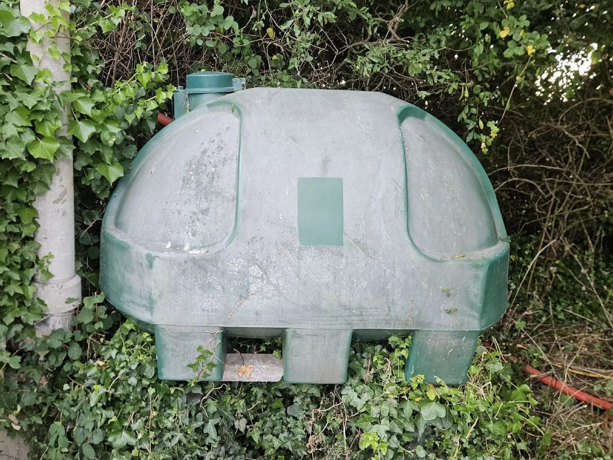 Oil tank
