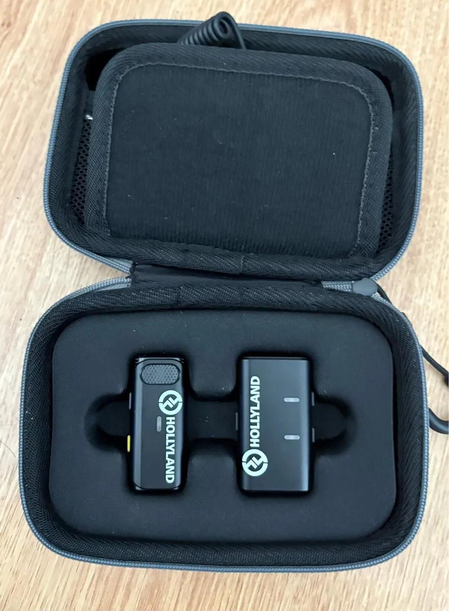 Hollyland Lark M1 Wireless Microphone- Like New - Image 2