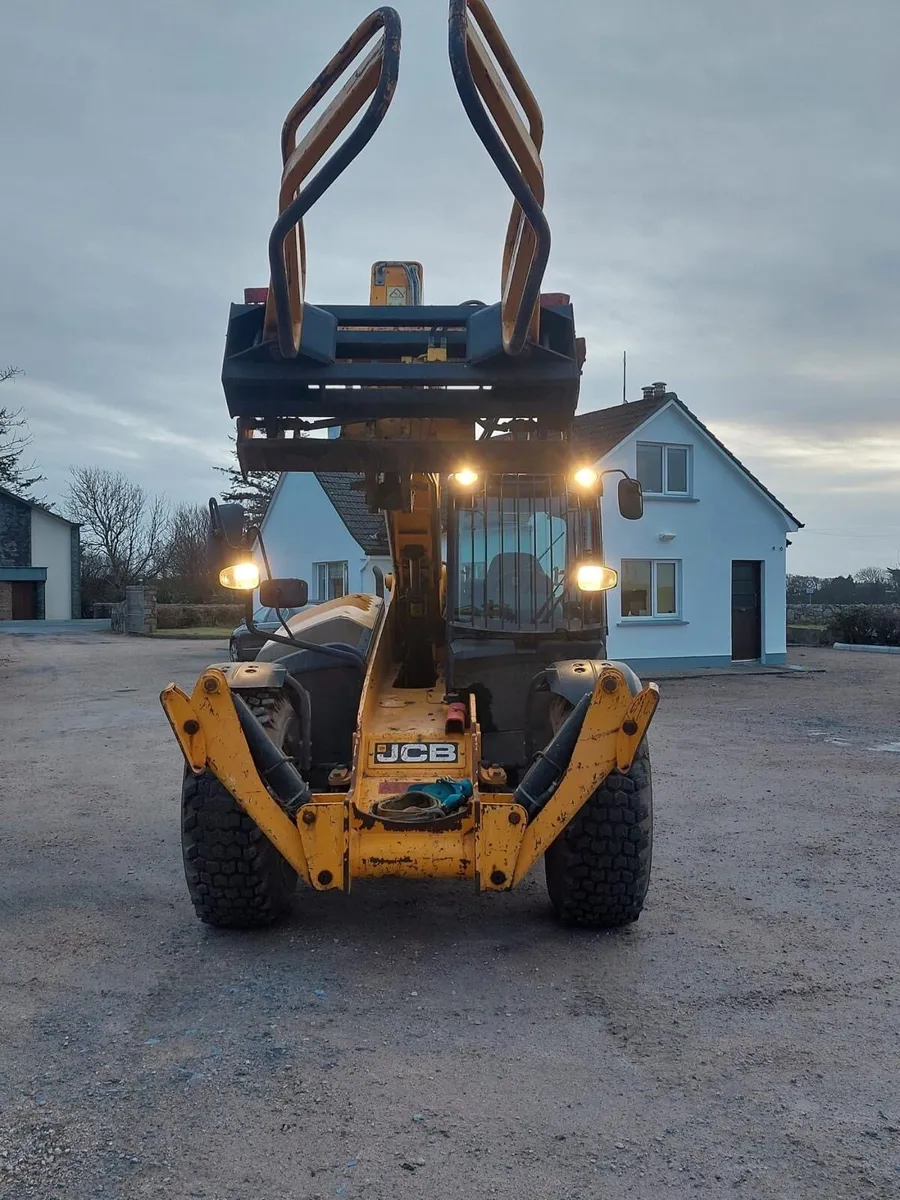 JCB teleporter - Image 2