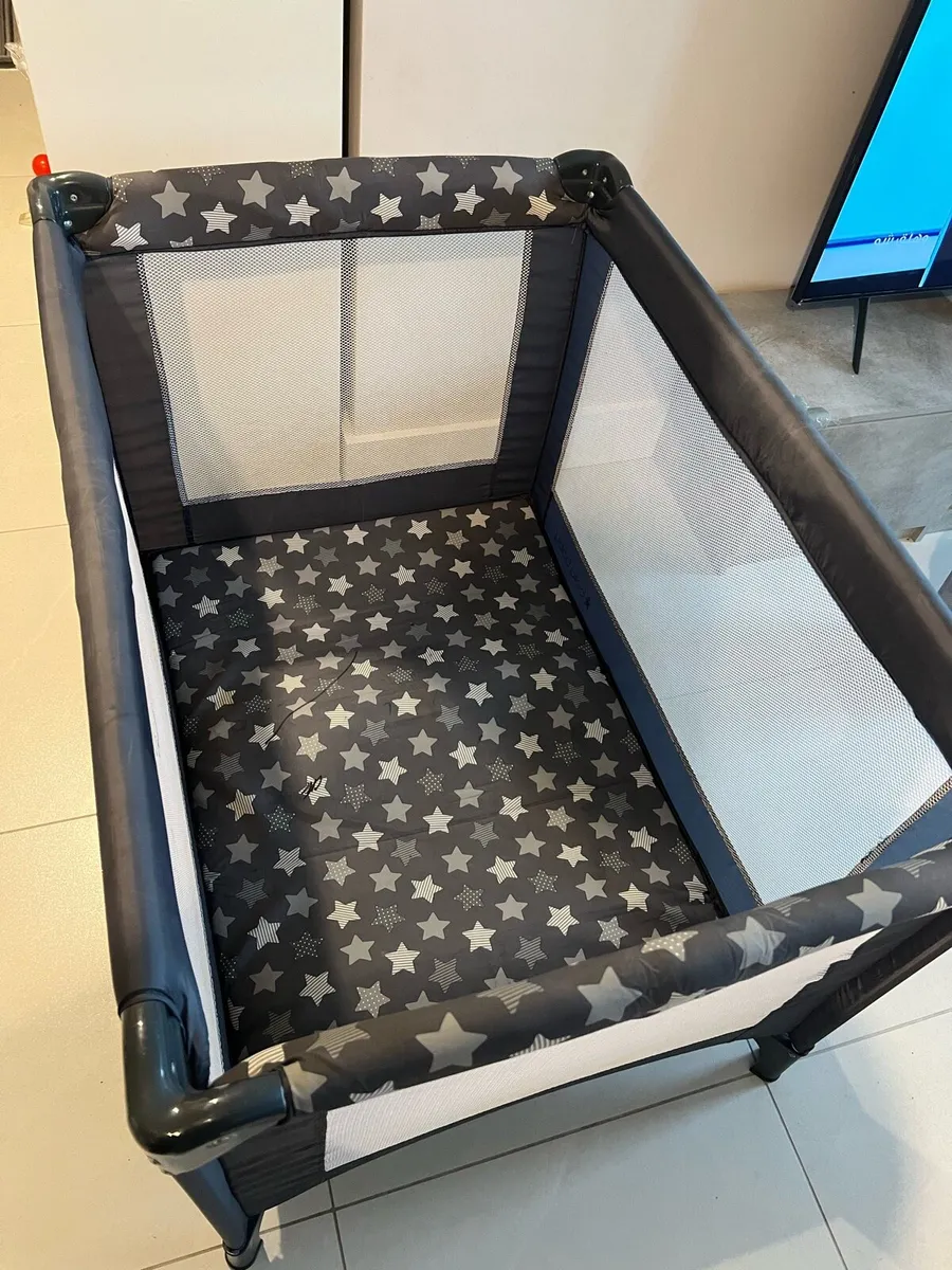 Travel cot - Image 4