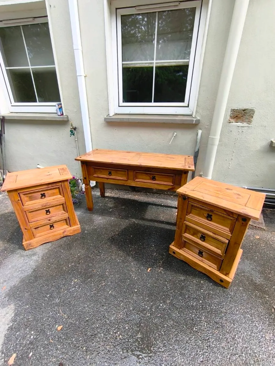 Mexican pine, dresser,2, locker's 120,lot - Image 1