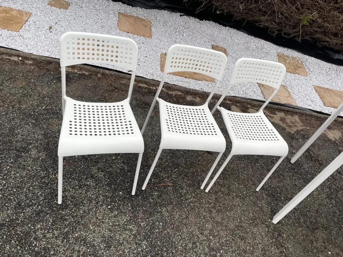 kitchen table + 3 chairs €50 bundle - Image 2