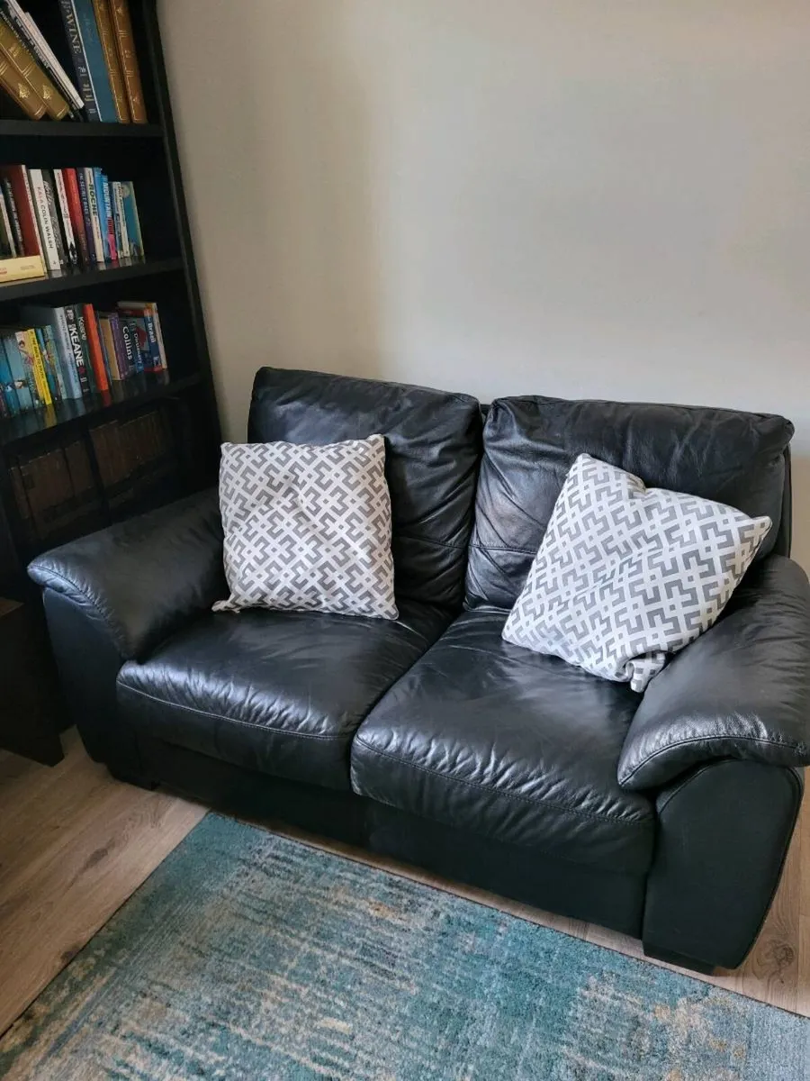 Couches - Image 2