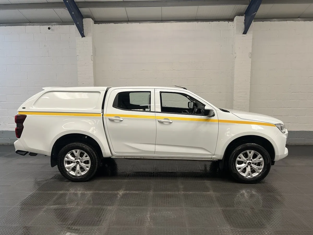 VB - 2023 Isuzu D-Max PickUp Van - Image 1