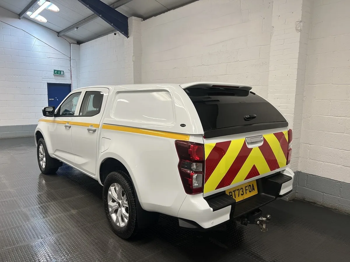 VB - 2023 Isuzu D-Max PickUp Van - Image 3