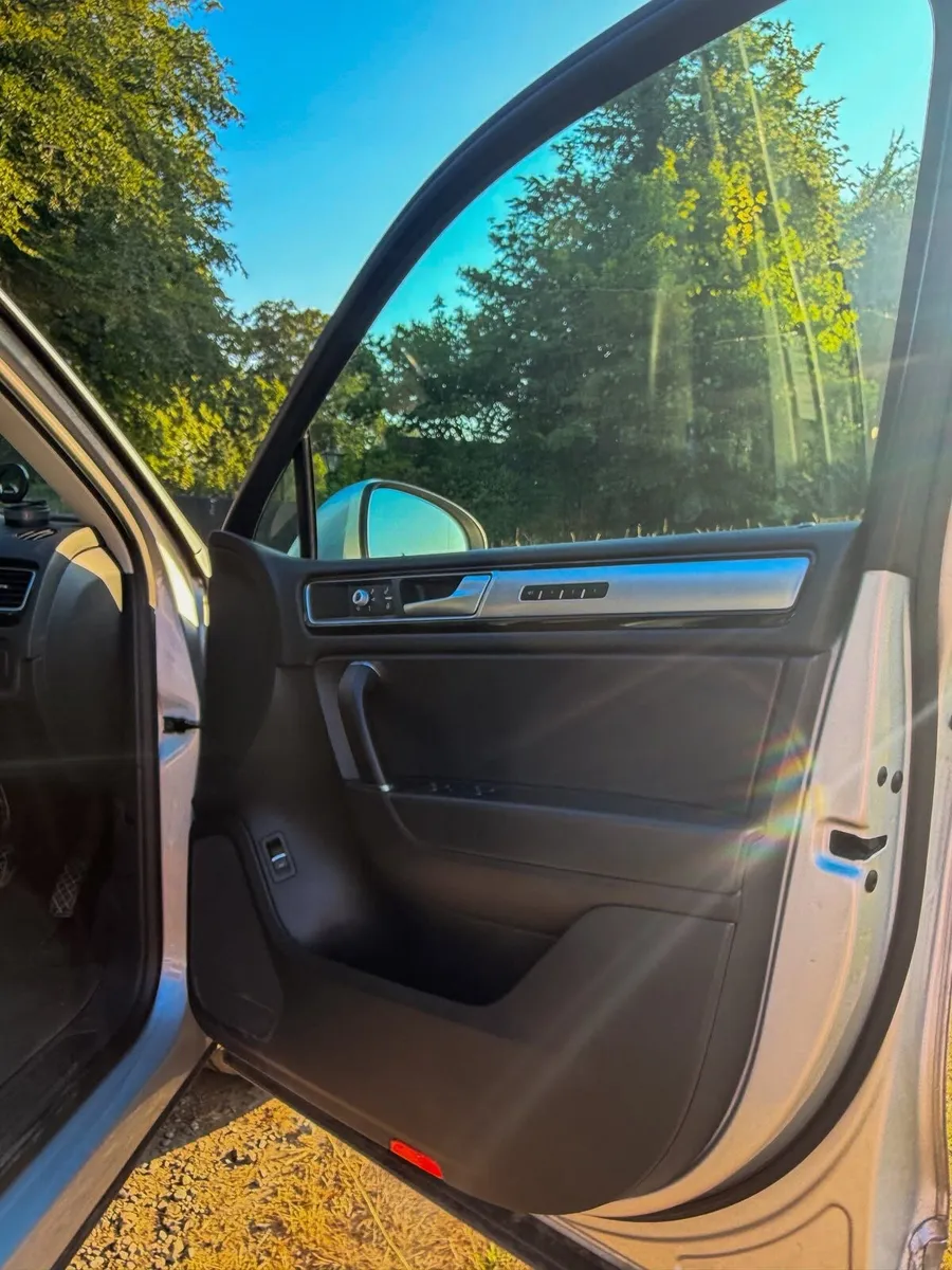 Volkswagen Touareg 2015 - Image 3