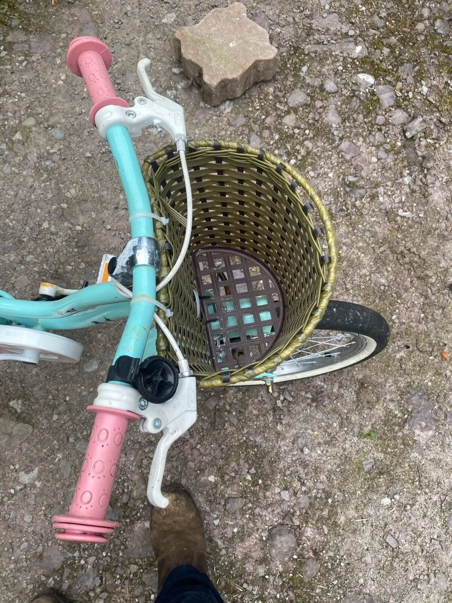 Childs bike - Image 4