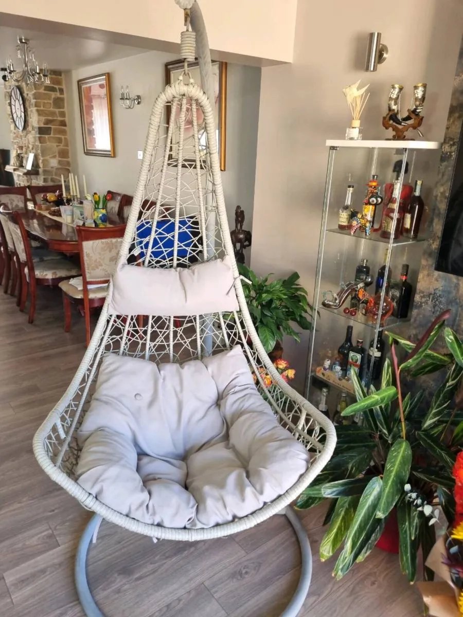 Swing chair - Image 2