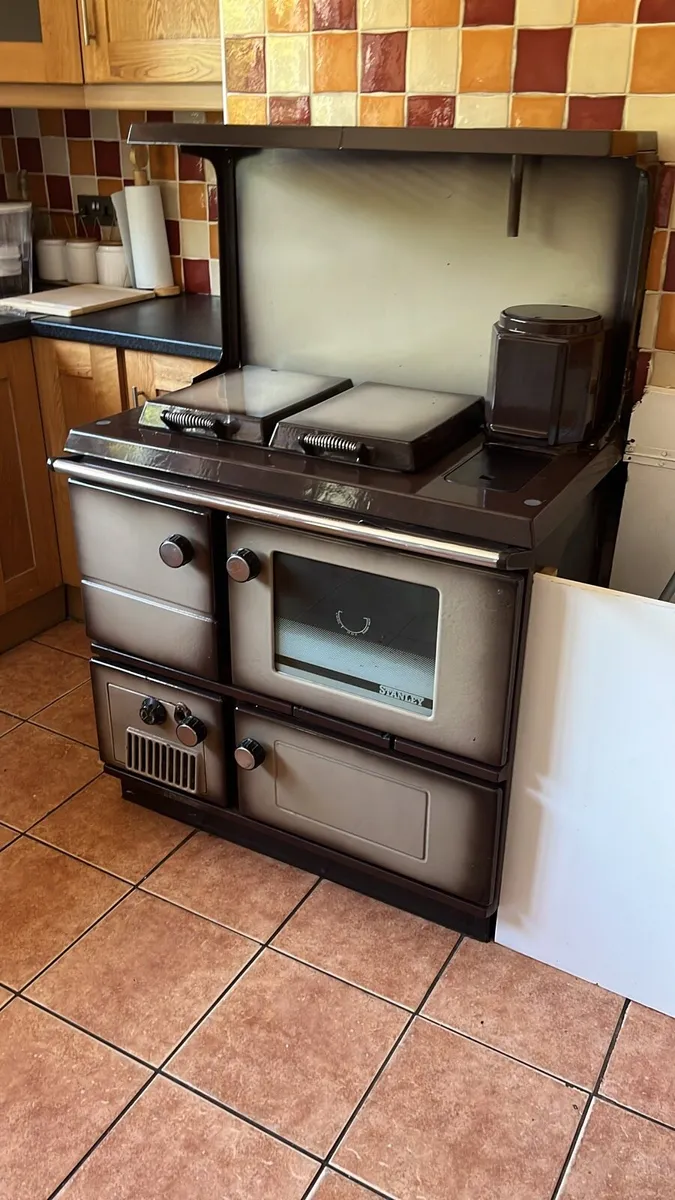 Stanley Super Star 9 Solid Fuel Range - Image 1