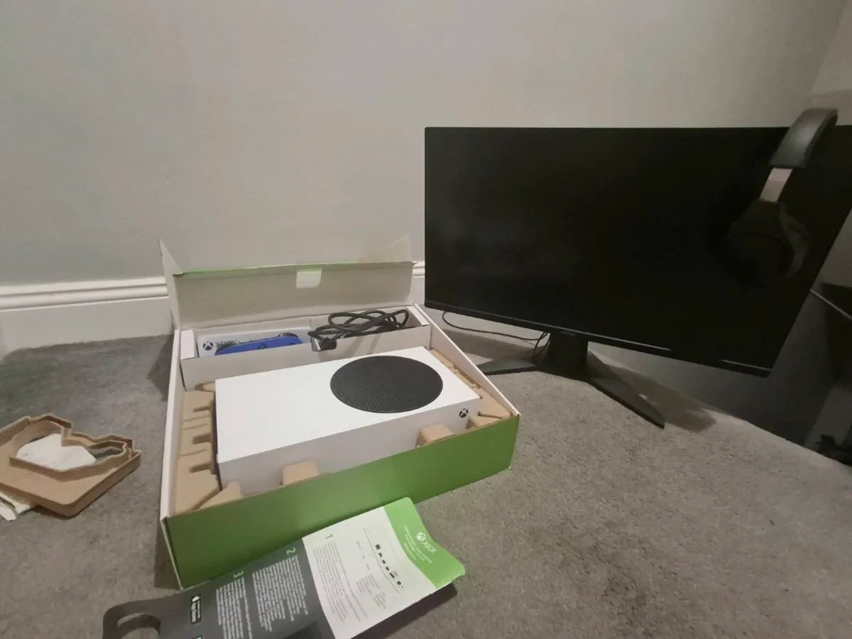 Xbox series s with MSI monitor. - Image 2
