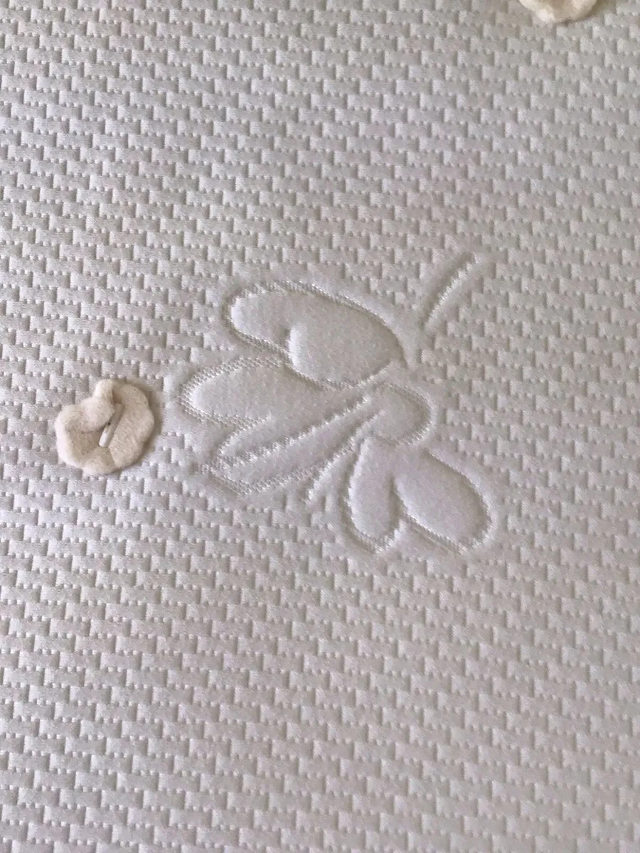 Double 4 ft 6” mattress - Image 2