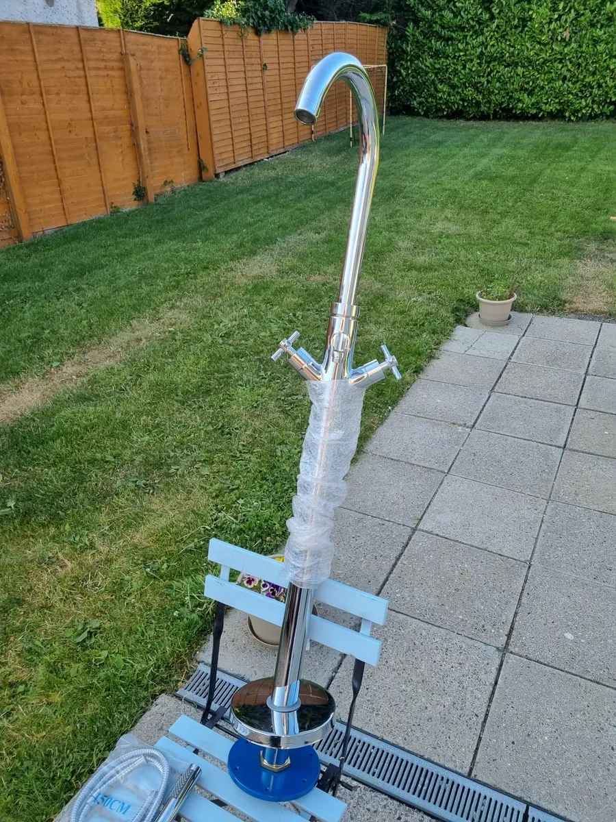 Freestanding bath tap - Image 1