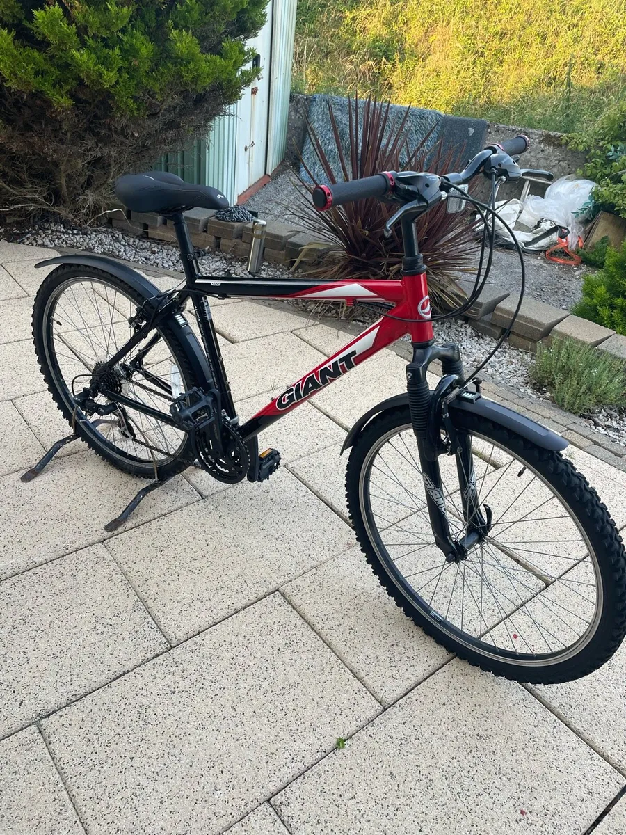 Giant Rock 6000 series mountain bike - Image 1