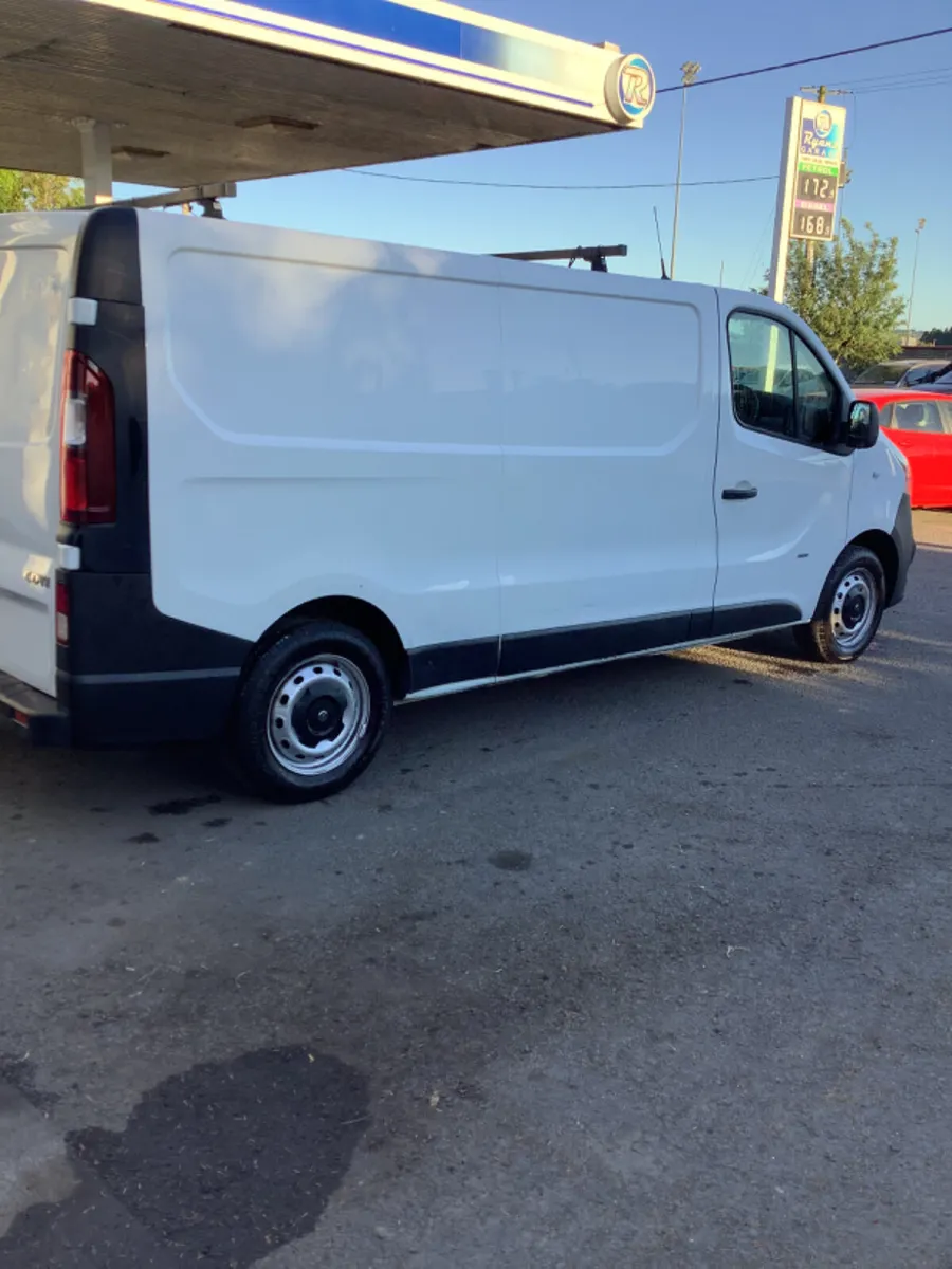 Opel Vivaro 2016 - Image 4