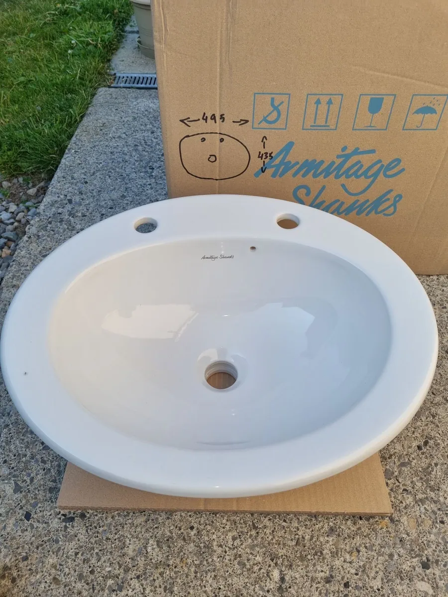 Selection of wash hand basins - Image 1
