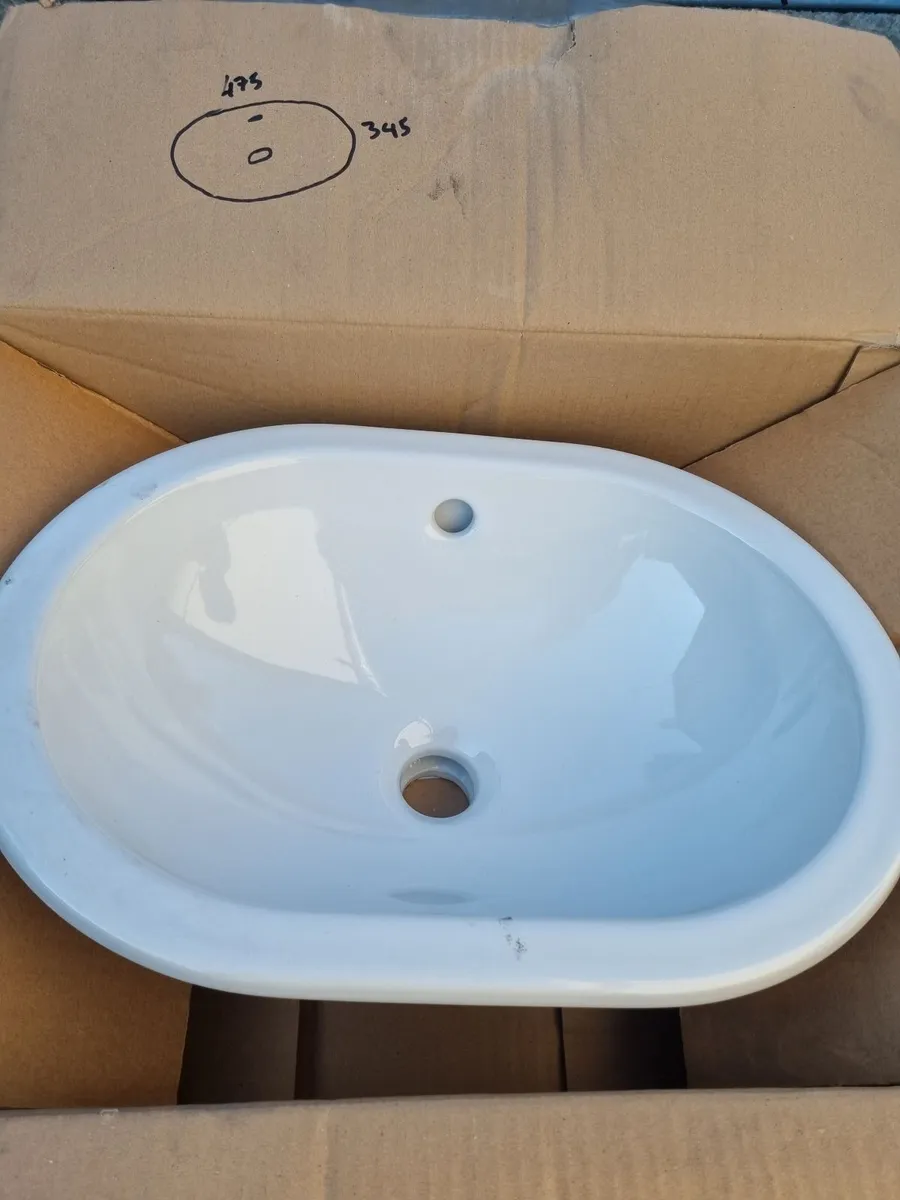 Selection of wash hand basins - Image 2