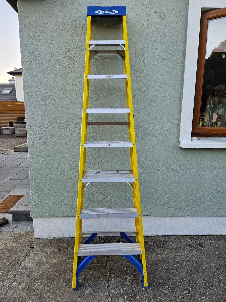 Werner Fibreglass 2.2m 8 Step ladder - Image 2