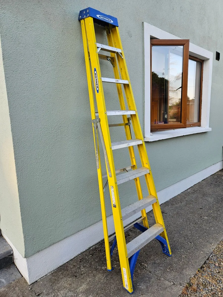 Werner Fibreglass 2.2m 8 Step ladder - Image 3